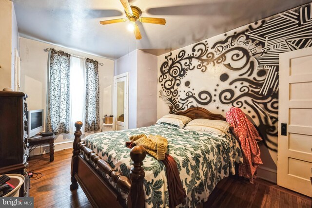 4910 N Hutchinson St, Philadelphia, PA 19141 - bedroom with wood finished floors and a ceiling fan