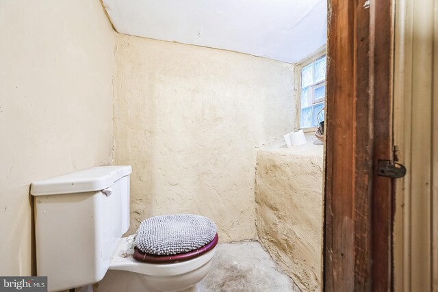 4910 N Hutchinson St, Philadelphia, PA 19141 - bathroom with toilet