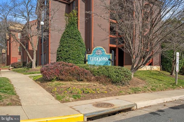 2816 Lee Oaks Pl Unit 102, Falls Church, VA 22046 - view of building exterior