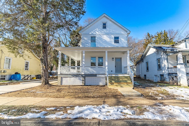 view of front of property featuring a porch