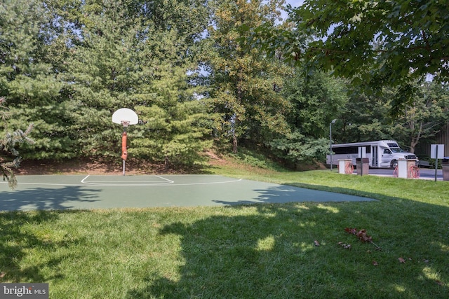 203 Yoakum Pkwy Unit 1807, Alexandria, VA 22304 - view of sport court featuring a lawn and basketball hoop