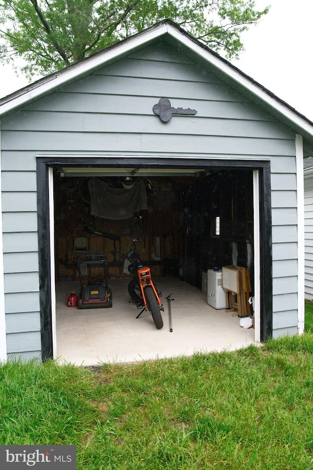 20 Leuckel Ave, Hamilton, NJ 08619 - view of garage