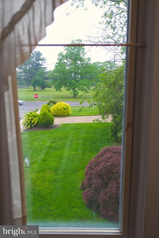 20 Leuckel Ave, Hamilton, NJ 08619 - view of entryway
