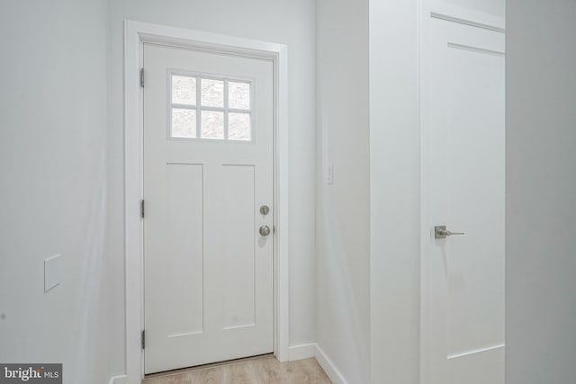 1143 Tasker St, Philadelphia, PA 19148 - entryway featuring baseboards