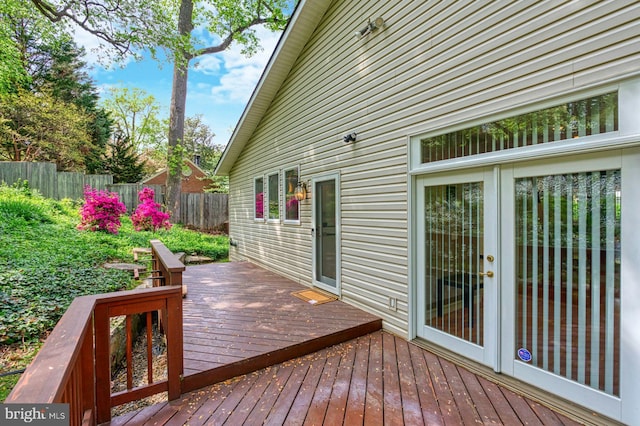3820 Lorcom Ln, Arlington, VA 22207 - deck featuring fence