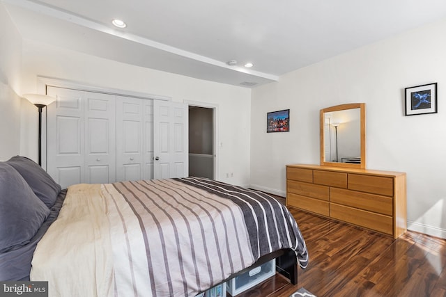 2513 Kimball St, Philadelphia, PA 19146 - bedroom featuring wood finished floors, a closet, baseboards, and recessed lighting