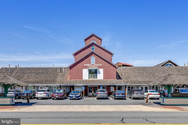 815 Kenneth Pl SE, Leesburg, VA 20175 - view of property featuring uncovered parking