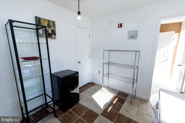 13909 Broomall Ln, Silver Spring, MD 20906 - entryway featuring baseboards
