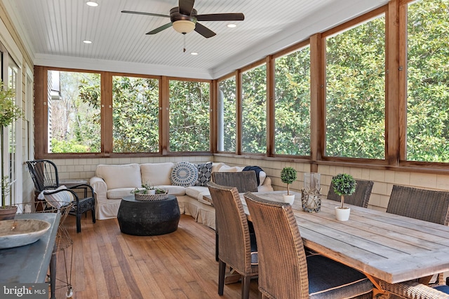 208 Wardour Dr, Annapolis, MD 21401 - sunroom with recessed lighting, outdoor lounge area, hardwood / wood-style floors, and a ceiling fan