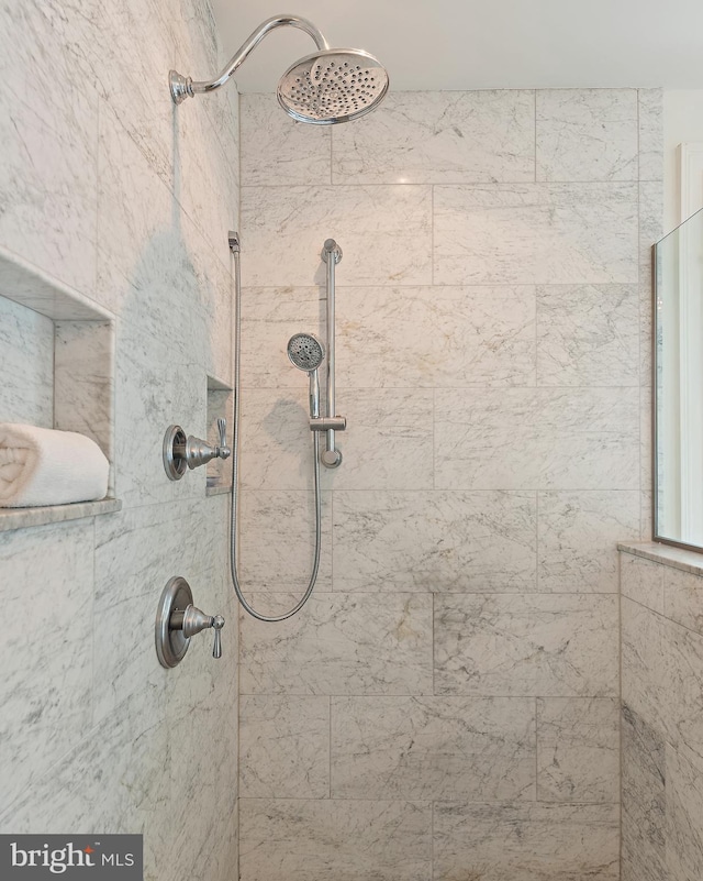 208 Wardour Dr, Annapolis, MD 21401 - full bath with a tile shower