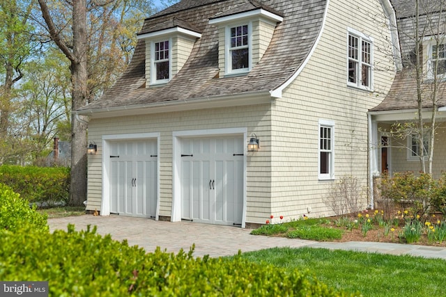 208 Wardour Dr, Annapolis, MD 21401 - garage with driveway