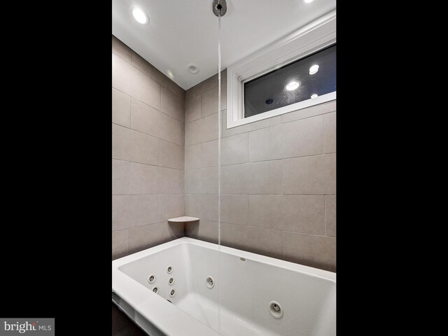 3411 Woodberry Ave, Baltimore, MD 21211 - full bathroom featuring a whirlpool tub and recessed lighting