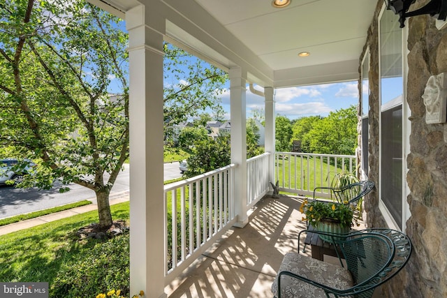 42364 Winsbury W Pl, Sterling, VA 20166 - balcony featuring covered porch