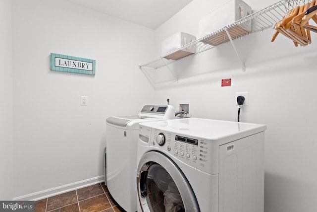 42364 Winsbury W Pl, Sterling, VA 20166 - laundry area with independent washer and dryer and baseboards