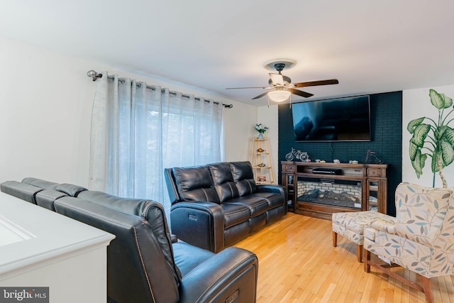 97 Winding Creek Rd, Stafford, VA 22554 - living area with light wood finished floors and a ceiling fan