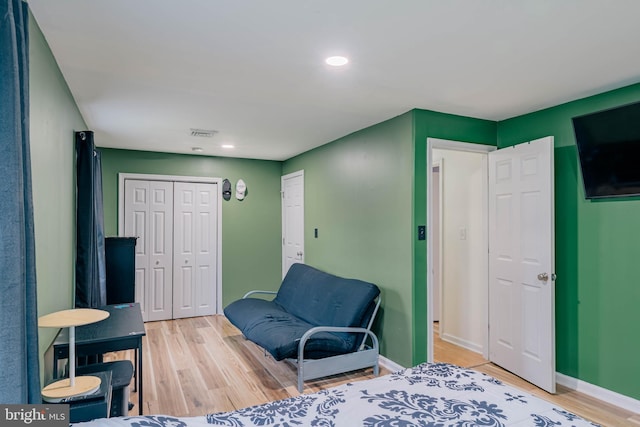 97 Winding Creek Rd, Stafford, VA 22554 - living area featuring light wood-type flooring, baseboards, and recessed lighting