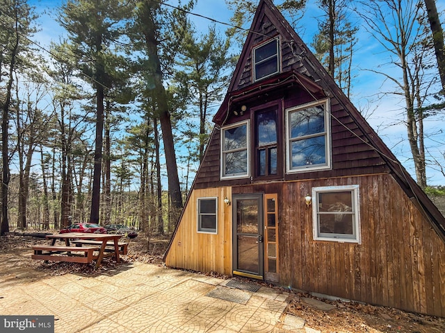 view of outbuilding