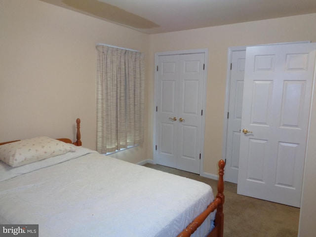 bedroom with carpet flooring