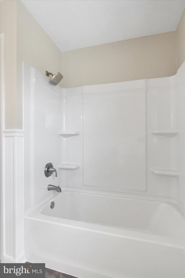 22 Spring Ridge Dr, York, PA 17408 - full bathroom with shower / tub combination