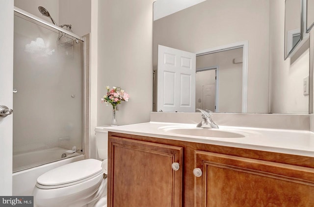 14 Goddard Dr, Cranbury, NJ 08512 - full bathroom with vanity, toilet, and enclosed tub / shower combo