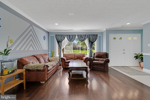 3600 Yorktown Dr, Waldorf, MD 20601 - living room featuring crown molding, wood finished floors, recessed lighting, and a textured ceiling