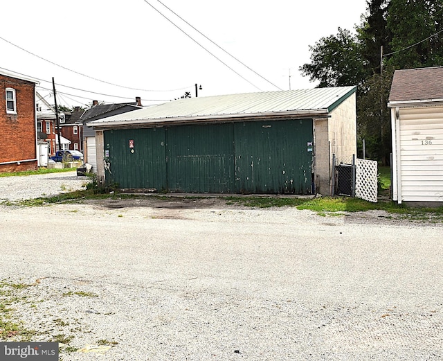 140 Baltimore St, Hanover, PA 17331 - view of garage