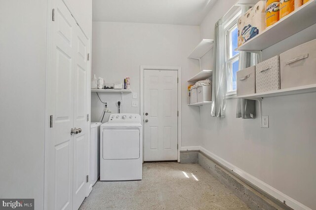1012 Twin Vw, Glen Burnie, MD 21060 - laundry area featuring washer and dryer, laundry area, and baseboards