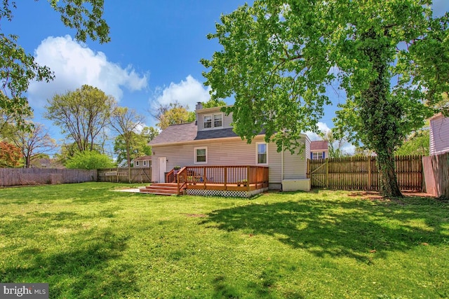 1012 Twin Vw, Glen Burnie, MD 21060 - view of yard featuring a fenced backyard and a wooden deck