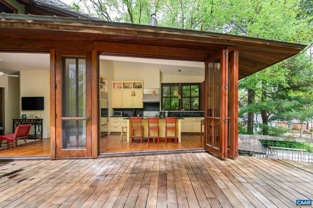 1112 Park St, Charlottesville, VA 22901 - view of wooden deck