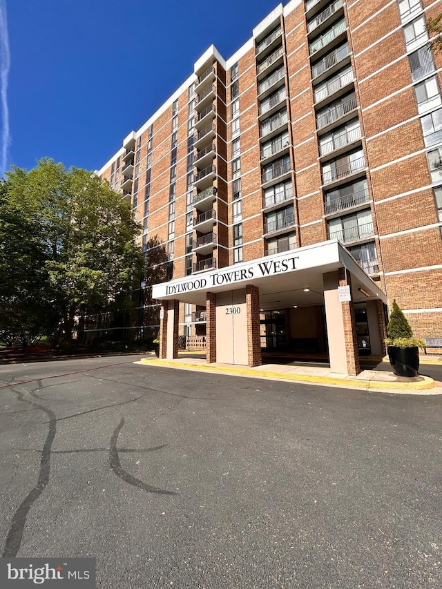 2300 Pimmit Dr Unit 601, Falls Church, VA 22043 - view of building exterior