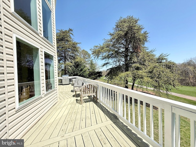 477 Wampum Ln, Hedgesville, WV 25427 - view of wooden deck