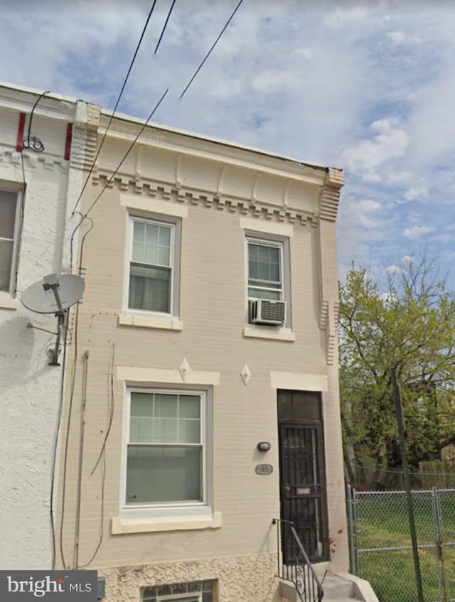 2631 W Gordon St, Philadelphia, PA 19132 - view of front of home featuring fence and cooling unit