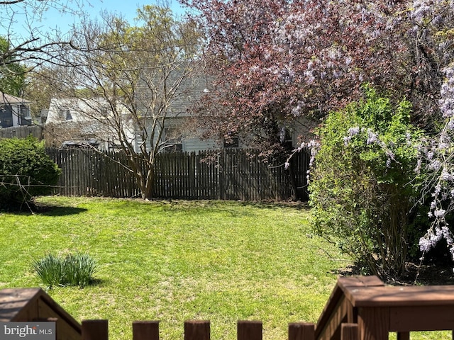 5010 54th Pl, Hyattsville, MD 20781 - view of yard featuring fence