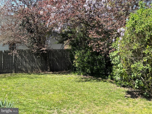 5010 54th Pl, Hyattsville, MD 20781 - view of yard with fence