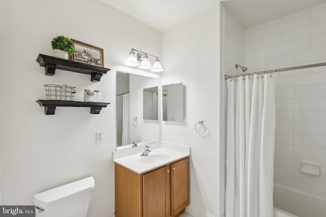 2 N Commerce Sq Unit 303, Trenton, NJ 08691 - full bath with shower / tub combo with curtain, vanity, and toilet