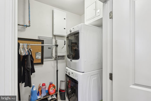 2 N Commerce Sq Unit 303, Trenton, NJ 08691 - laundry room with stacked washer and clothes dryer and laundry area