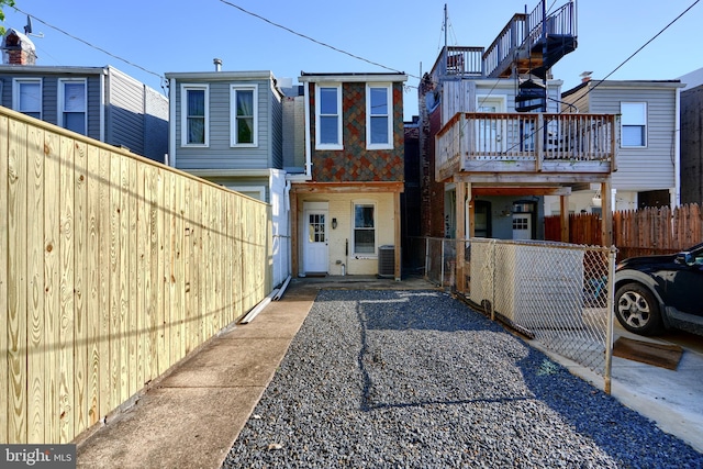 806 W 35th St, Baltimore, MD 21211 - view of front facade featuring fence