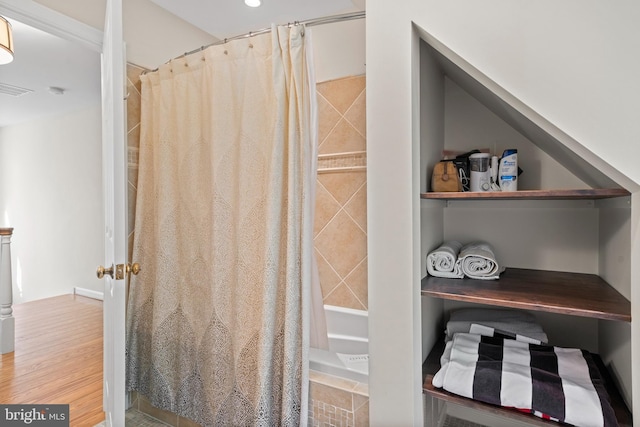 208 Biggs Purchase Ln, Lothian, MD 20711 - bathroom with visible vents and curtained shower