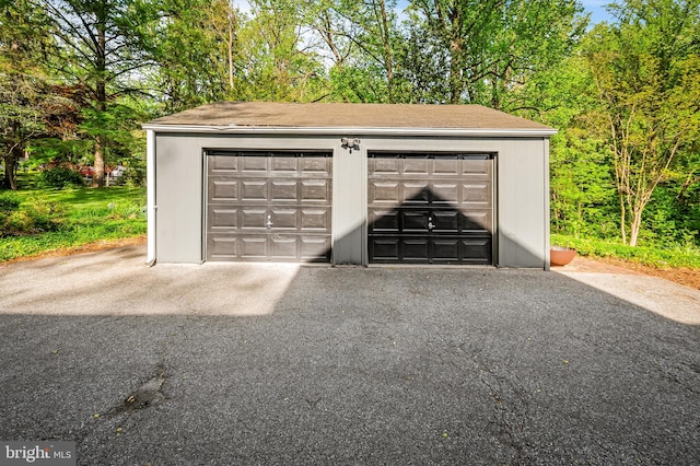 view of detached garage