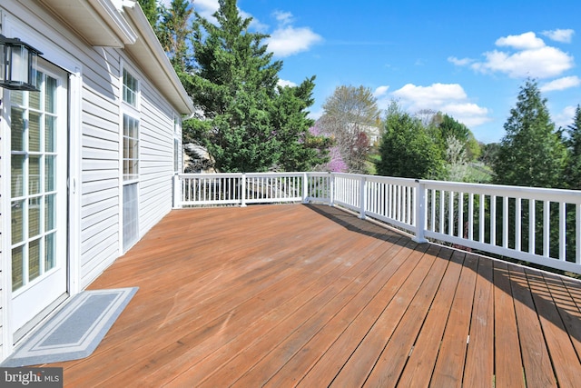 6420 Barrington Dr, Frederick, MD 21701 - view of wooden terrace