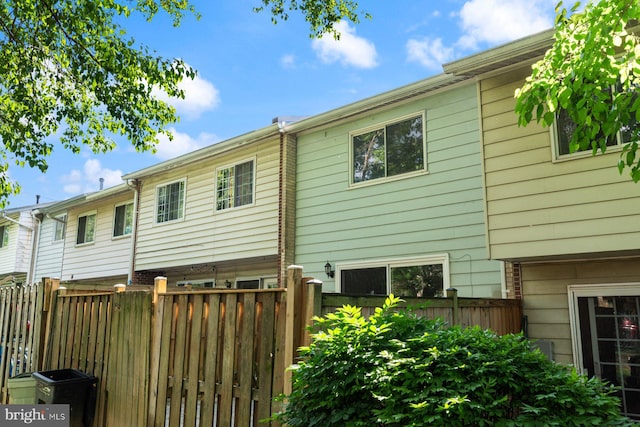 14311 Astrodome Dr Unit 6, Silver Spring, MD 20906 - back of property with fence