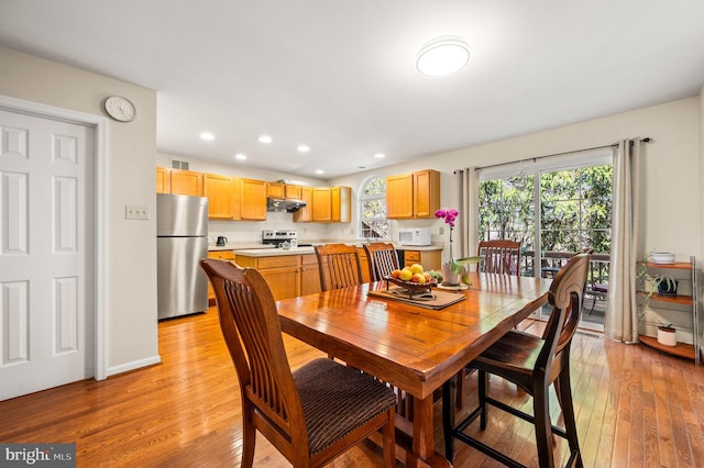 2410 Mallard Ln, Downingtown, PA 19335 - dining area featuring recessed lighting, visible vents, light wood finished floors, and baseboards