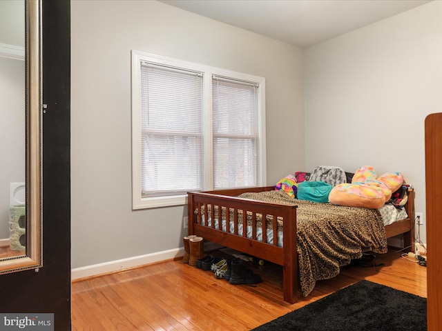 1304 Lakeview Dr, Cross Junction, VA 22625 - bedroom featuring baseboards and wood finished floors