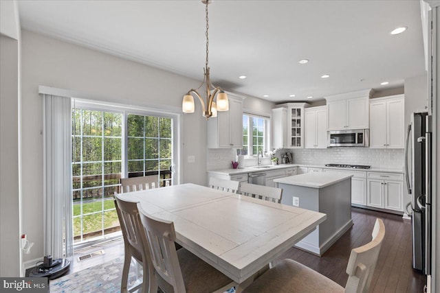 10815 Flying Change Ct, Upper Marlboro, MD 20772 - dining room featuring visible vents, a chandelier, dark wood-style floors, and recessed lighting