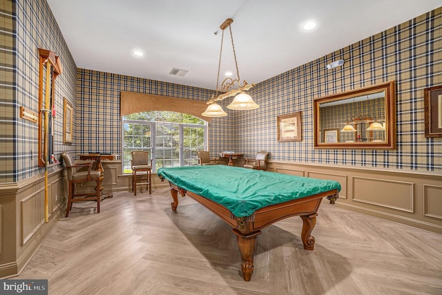 32 Dresner Cir, Upper Chichester, PA 19061 - rec room with recessed lighting, wallpapered walls, and visible vents