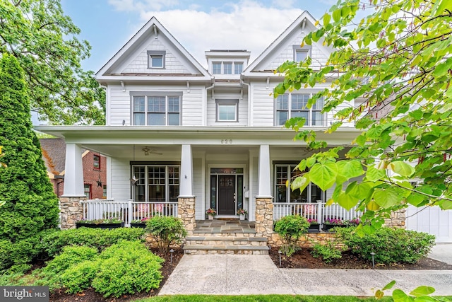 620 N Lincoln St, Arlington, VA 22201 - view of front of house featuring covered porch