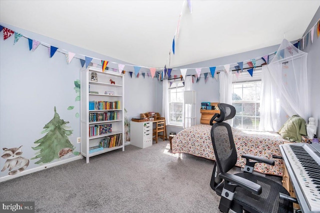 carpeted office with baseboards