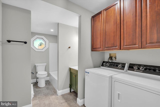 700 Pennsylvania Ave, Delanco, NJ 08075 - clothes washing area featuring washer and dryer, baseboards, and recessed lighting