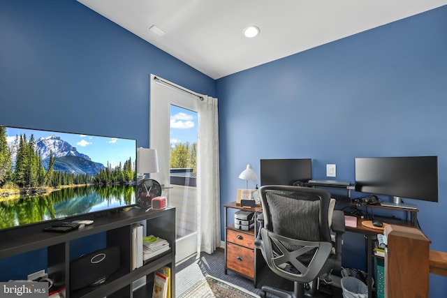 office with recessed lighting
