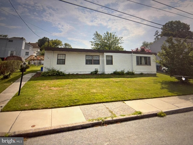 110 Woodland Ave, Norwood, PA 19074 - view of front of house featuring a front yard